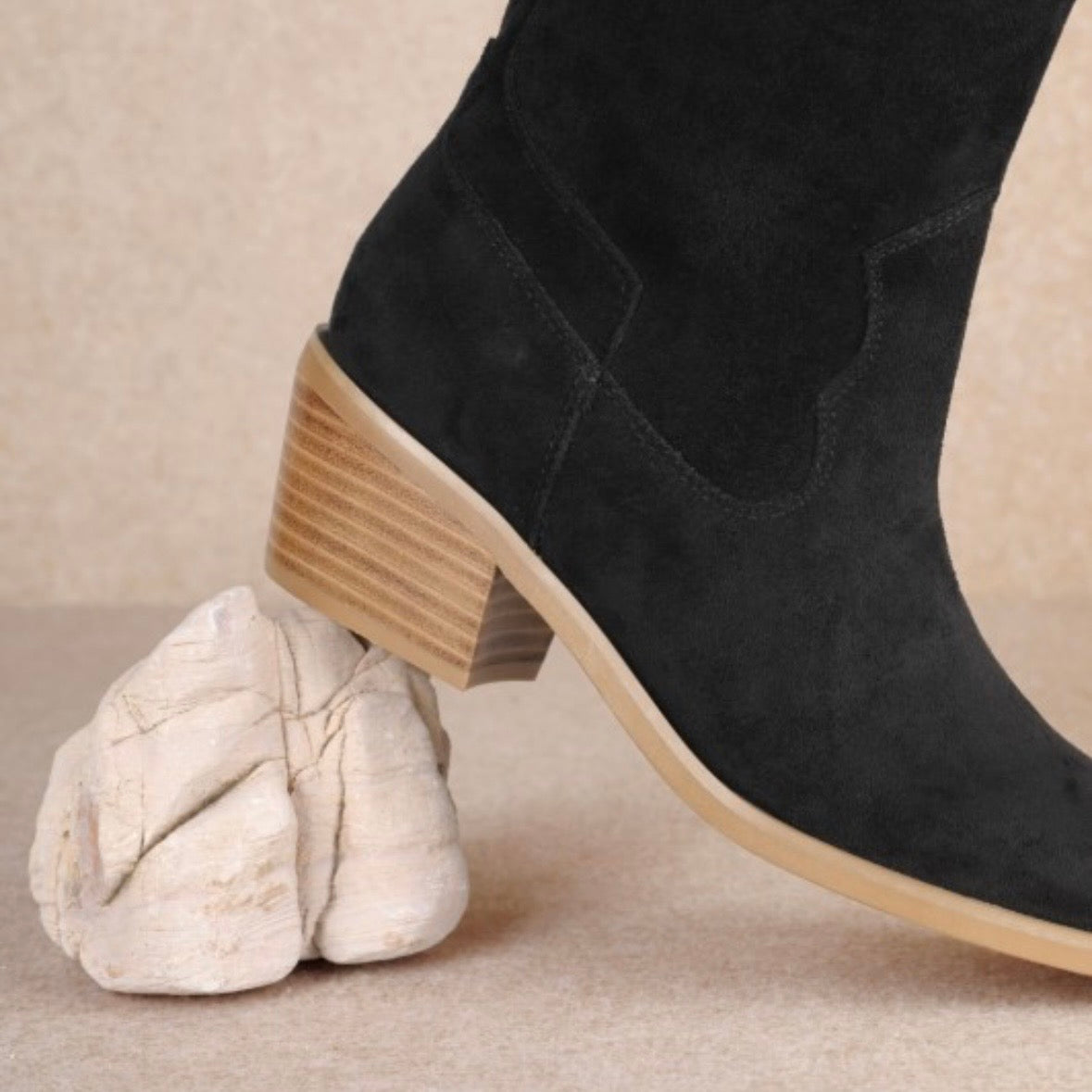 Juliet Black Knee-High Boots