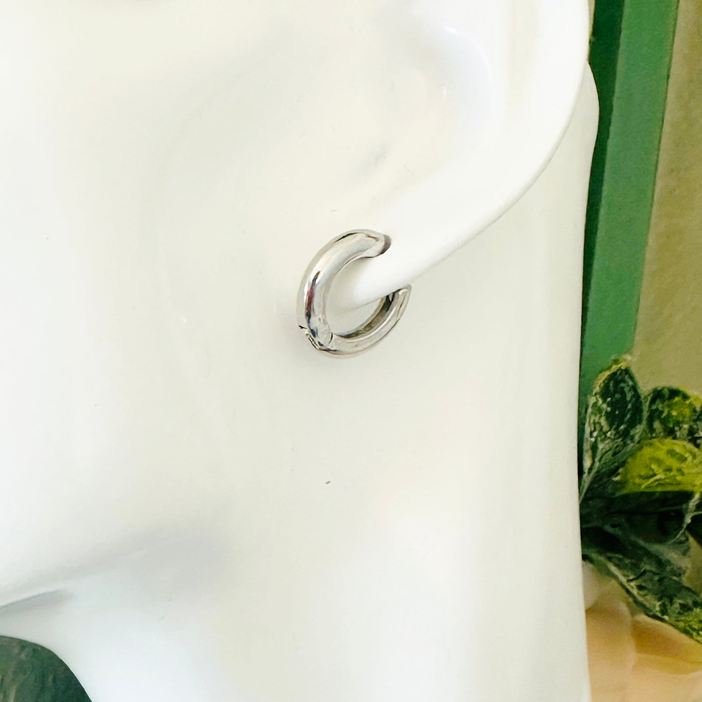 minimalist silver hoop earrings