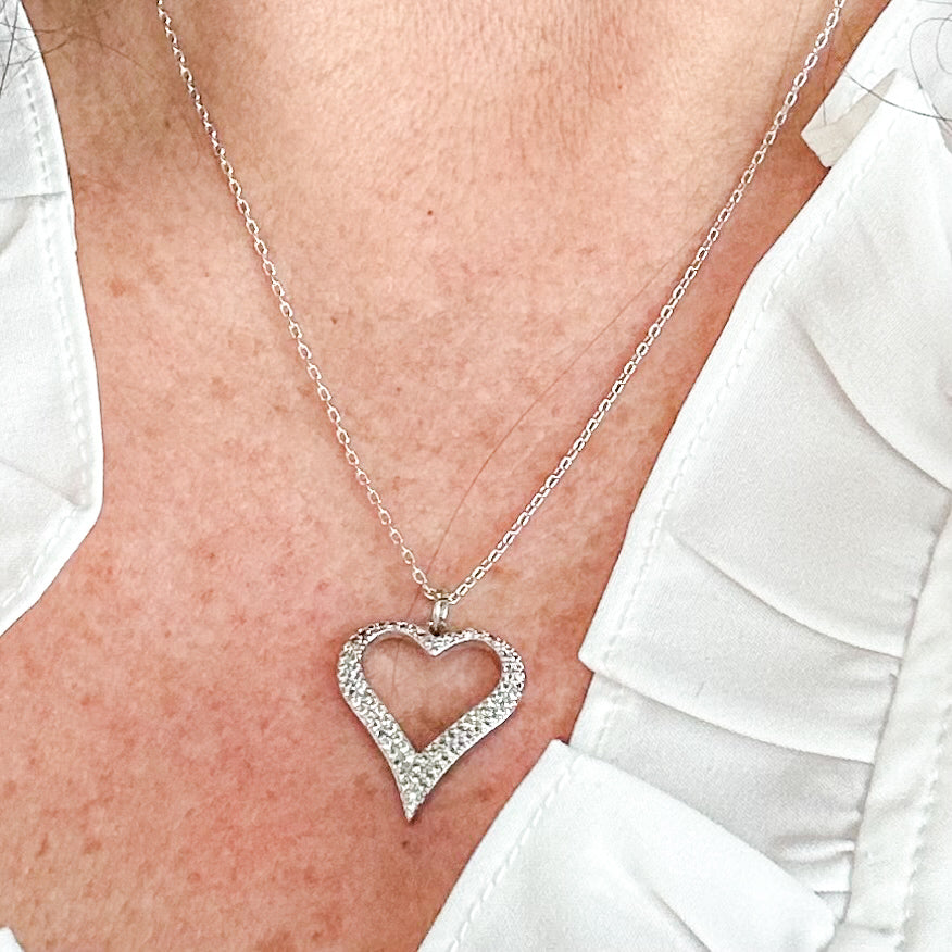Silver dainty heart pendant necklace