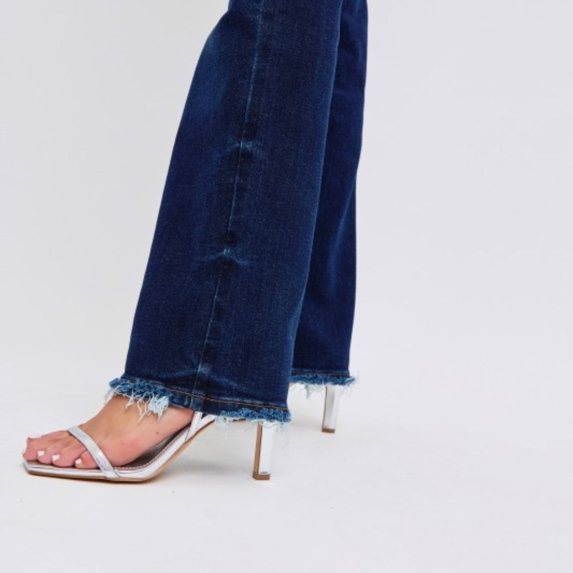 Judy Blue Mid Rise Straight Leg With Frayed Hem Jean