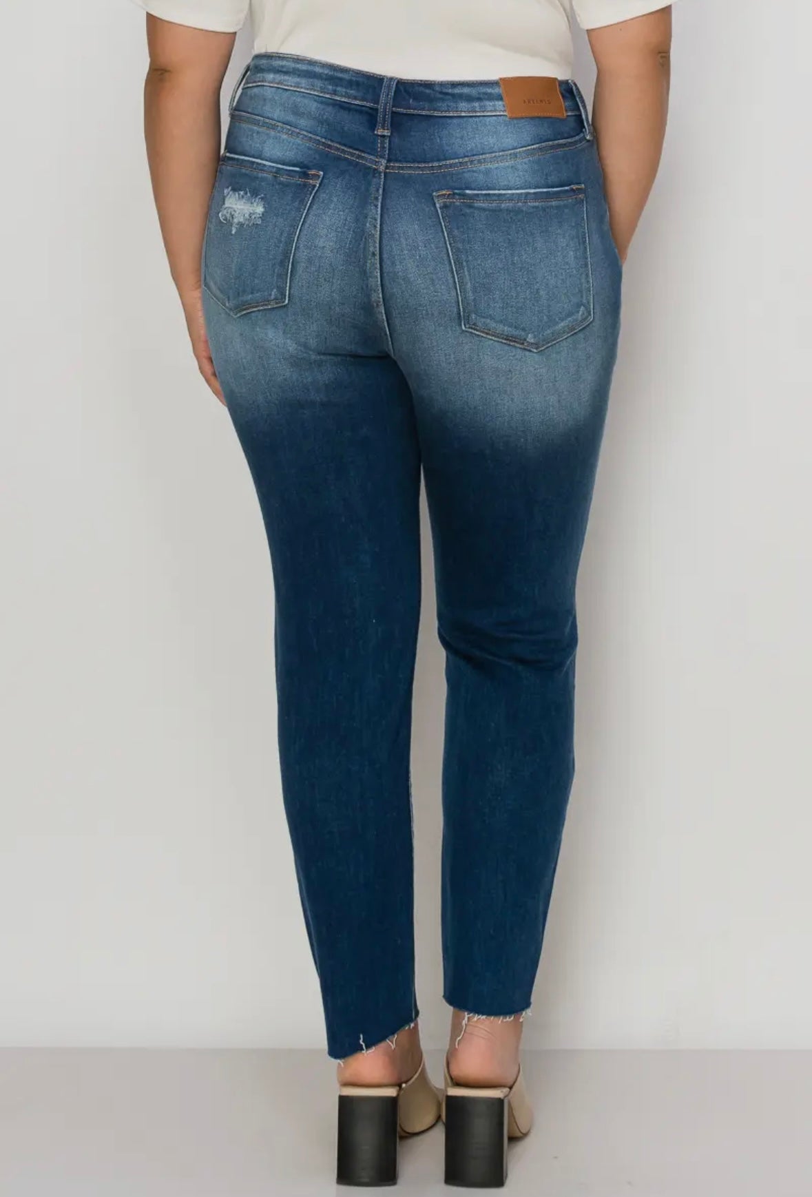 Plus Size - High Rise Exposed Button Detail Skinny Jeans