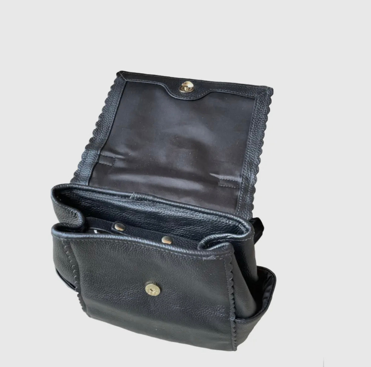 Milano Top Grain Cowhide Leather Scallop Trim Back Pack