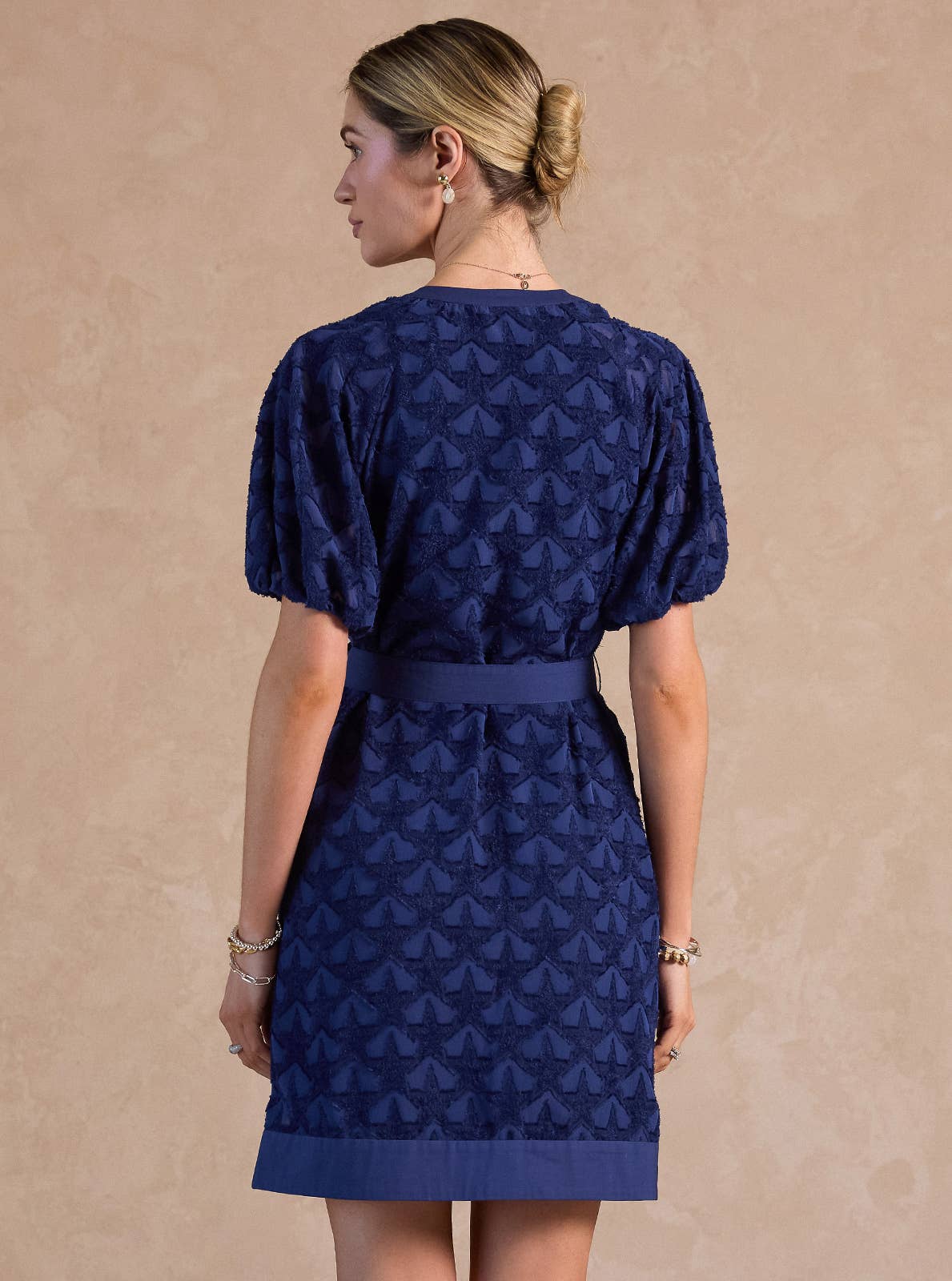 Textured Star Pattern Belted Mini Dress: Navy Blue / M