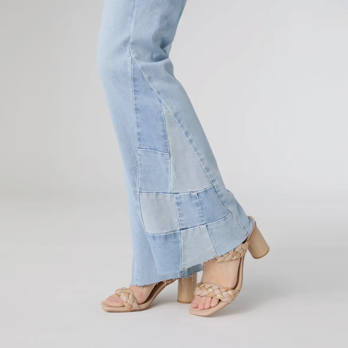 Light Denim Everstretch Flare With Checkered Detail