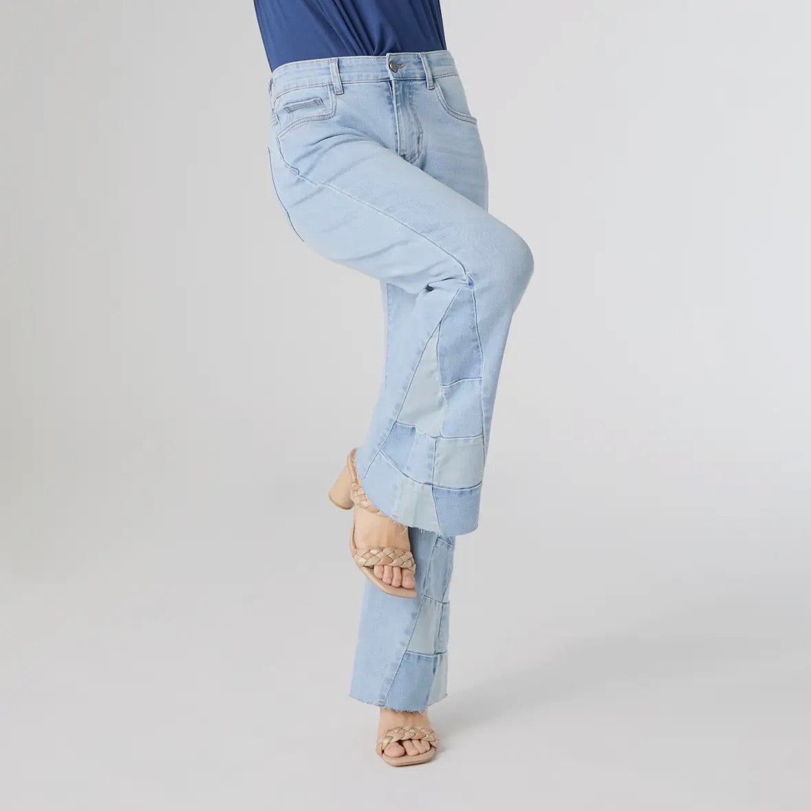 Light Denim Everstretch Flare With Checkered Detail